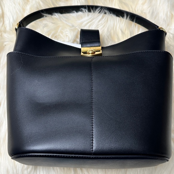 The Crest Lock Leather Bucket Bag
Veronica Beard - Picture 11 of 11